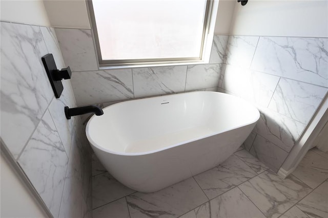 bathroom featuring a bathing tub