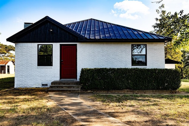 view of front of house featuring a front yard