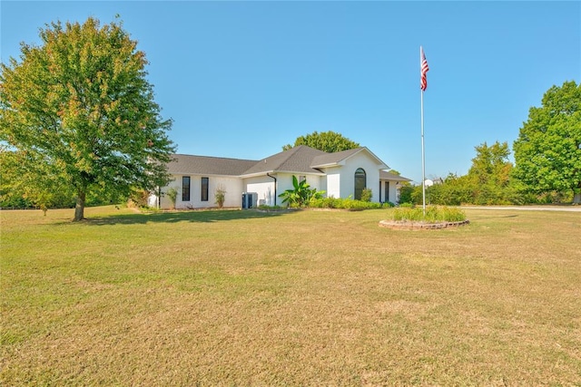 view of front of house featuring a front yard