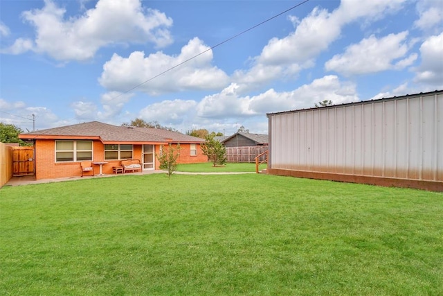 view of yard featuring a patio area