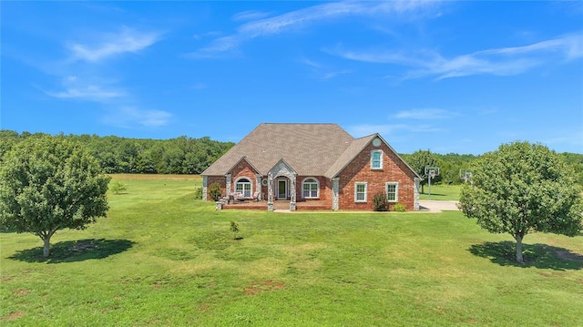 view of front of property with a front yard