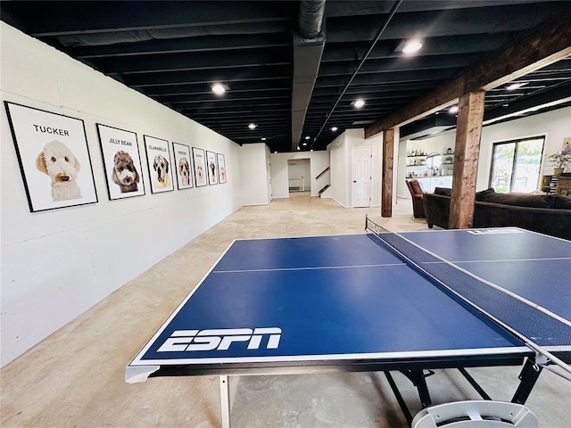 playroom with concrete flooring