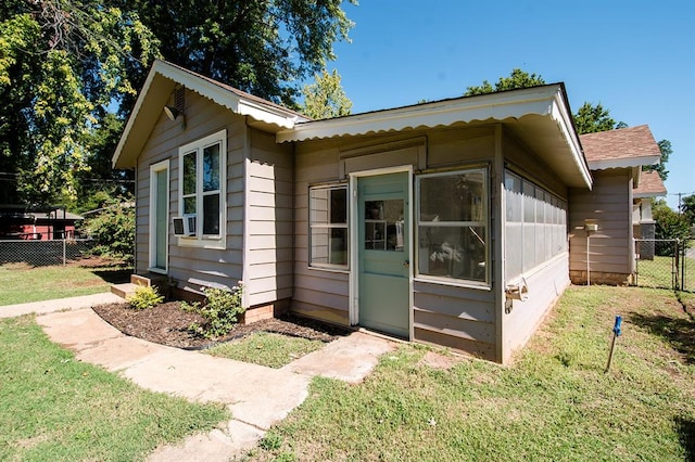 exterior space featuring a front yard