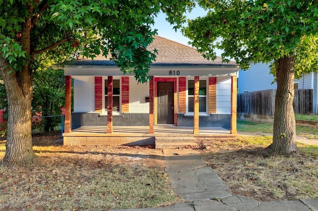 view of front facade with covered porch