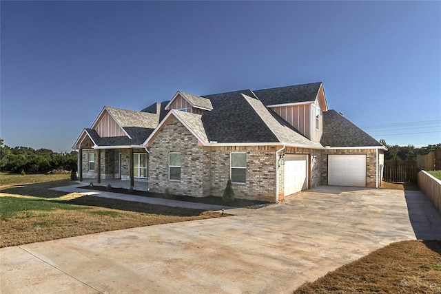 view of front of house featuring a front lawn