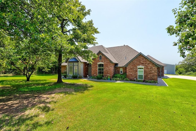 view of front of house with a front yard