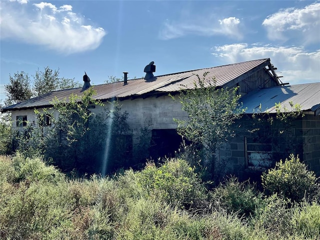 view of home's exterior