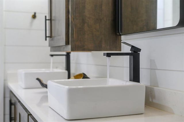 bathroom featuring sink