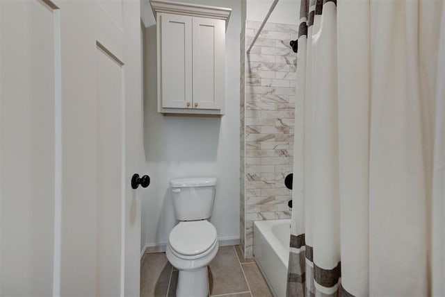 14500 Rushing Ln, Edmond, OK 73025 - bathroom with tile patterned floors, toilet, shower / bath combo, and baseboards