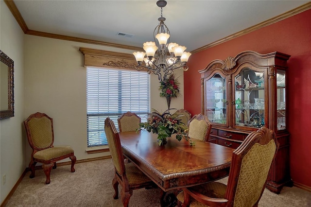 dining room featuring light carpet, crown molding, and an inviting chandelier