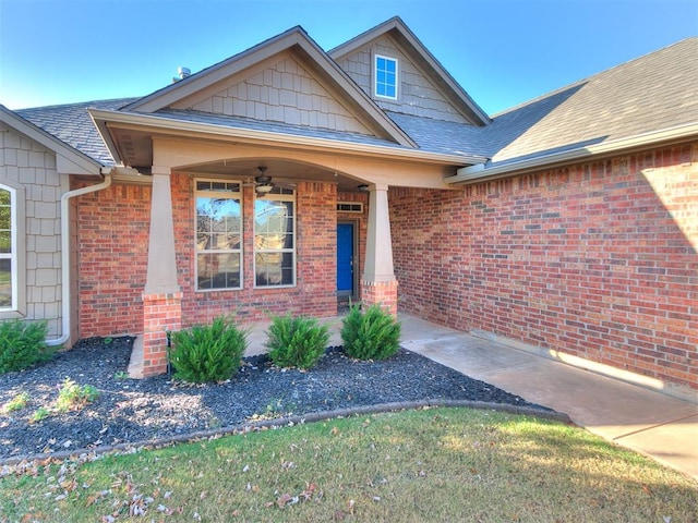 property entrance with covered porch