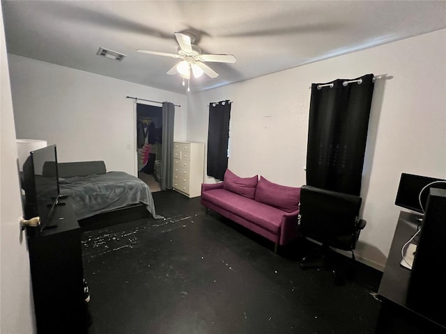 bedroom with ceiling fan