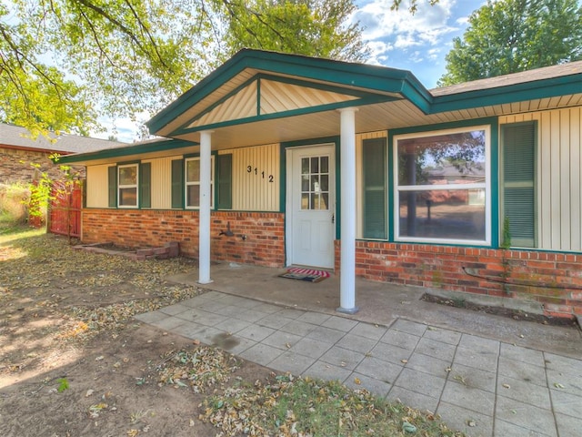 view of front of property featuring a porch