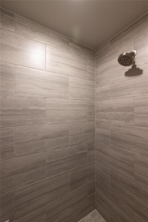 16025 Coneflower Dr, Edmond, OK 73013 - full bathroom with tiled shower