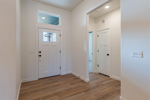 11601 SW 58th St, Mustang, OK 73064 - entrance foyer featuring wood finished floors and baseboards