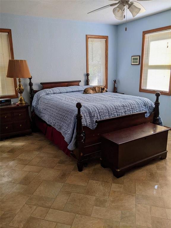 bedroom with ceiling fan