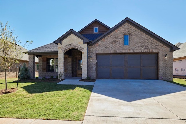 view of front of house with a front lawn