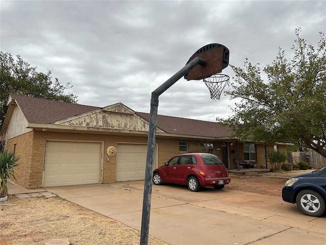 view of front of property featuring a garage