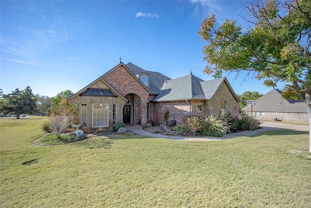 view of front of house with a front lawn