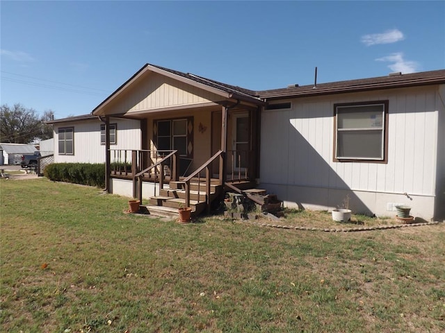 view of front of house featuring a front yard