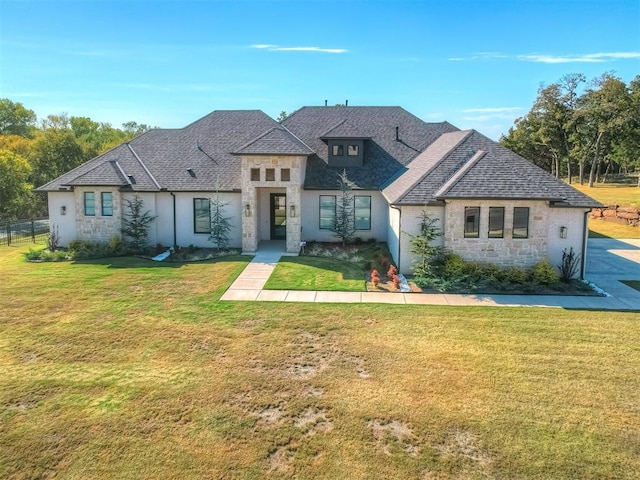 view of front facade with a front lawn