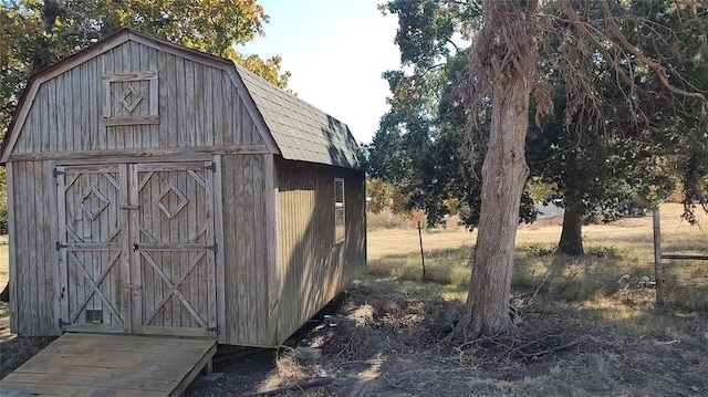 view of outbuilding