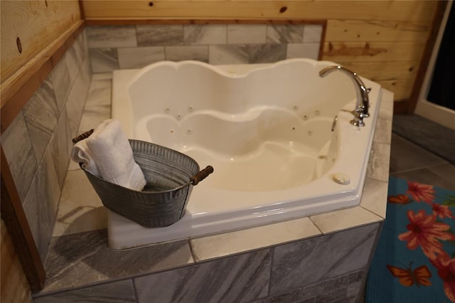 room details with a relaxing tiled tub