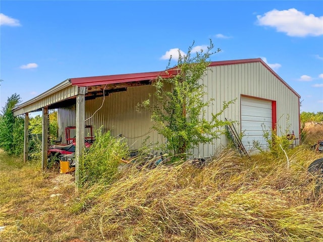 view of outbuilding featuring an outbuilding