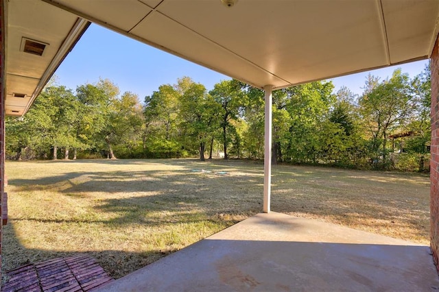 view of yard with a patio area