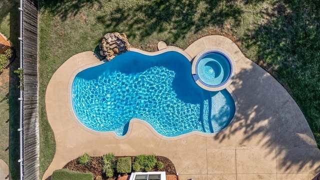 view of swimming pool