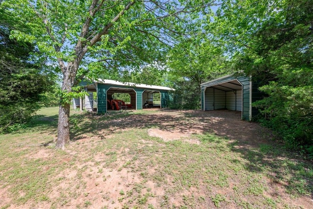 view of yard with a carport