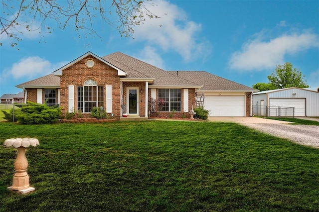 ranch-style house featuring a front yard