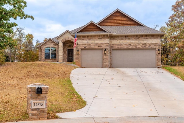 view of front facade featuring a garage