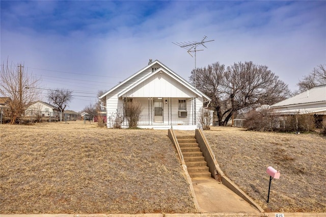 view of front of property with covered porch