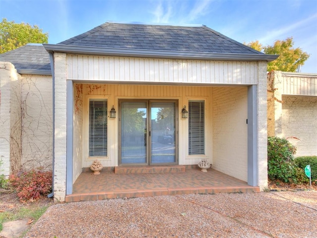 property entrance with a porch