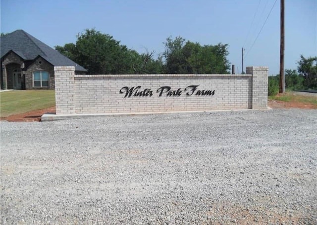 view of community / neighborhood sign