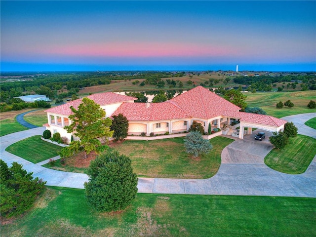 view of aerial view at dusk