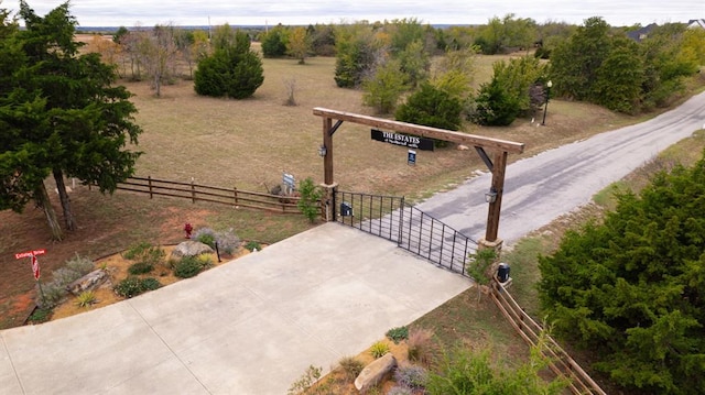 Listing photo 2 for 2450 Estates Dr, Goldsby OK 73093