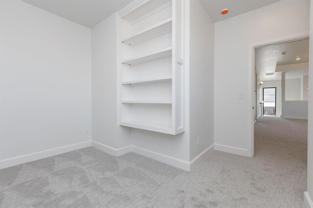 2009 Wiregrass Dr, Edmond, OK 73025 - spacious closet featuring carpet flooring