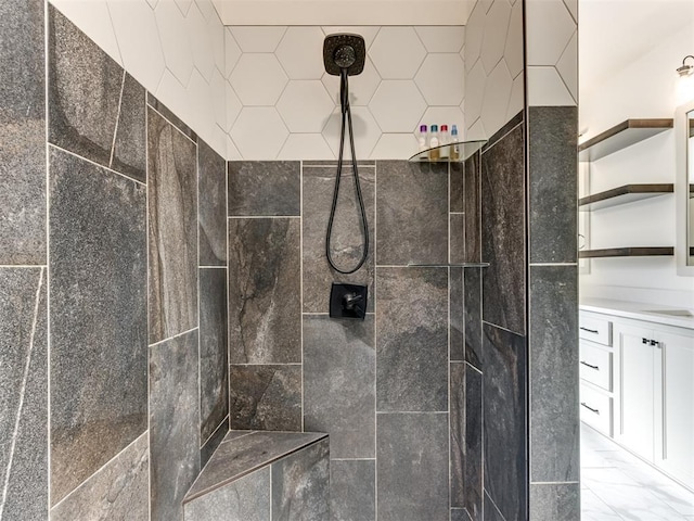 bathroom featuring tiled shower