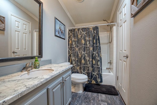 full bathroom with shower / bath combination with curtain, toilet, crown molding, and vanity