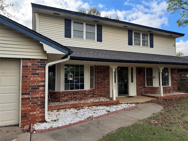 view of front facade featuring a garage