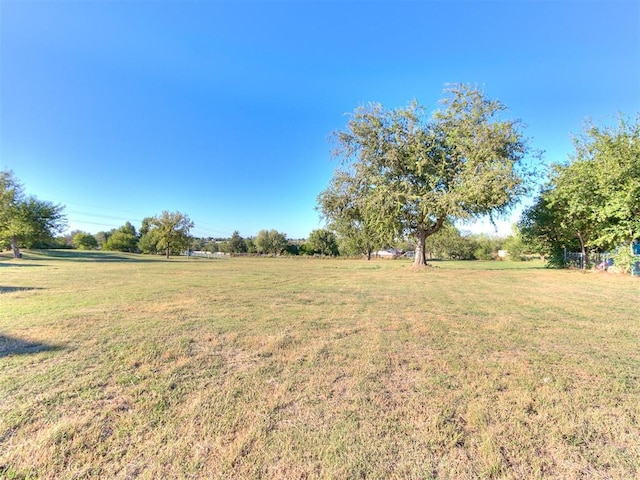 view of yard featuring a rural view