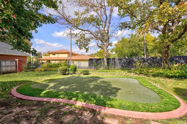 view of yard featuring a fenced backyard