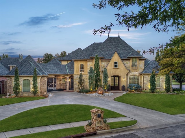 view of front of house with a front yard