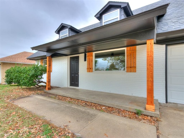 view of front of property with covered porch