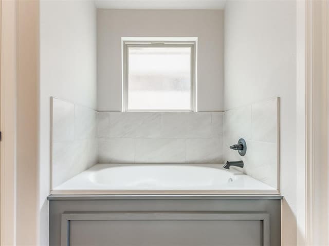 bathroom featuring a bathing tub