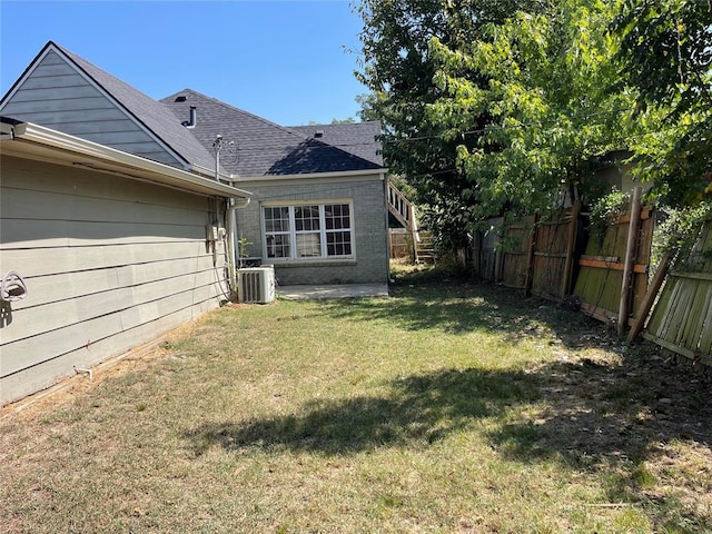 view of yard featuring cooling unit