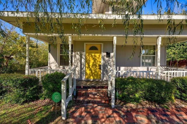 view of front of house featuring covered porch