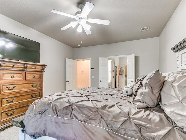 bedroom with ceiling fan